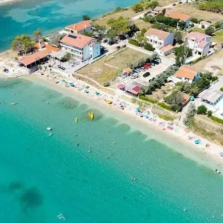 Beach House Mela *